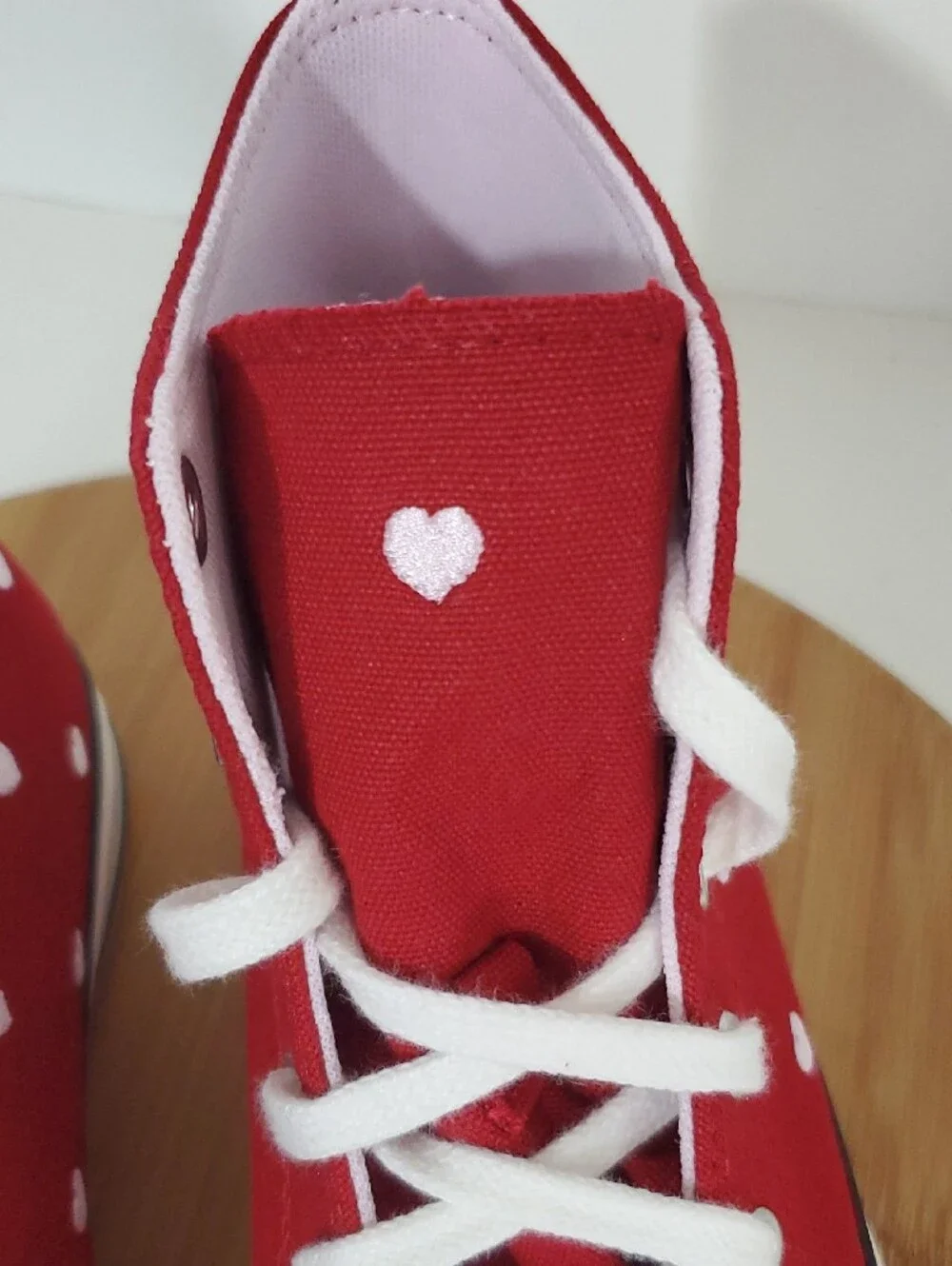 Converse Chuck Taylor High Top Sneakers Red Pink Hearts NIB Kid Size 6 EU 38.5